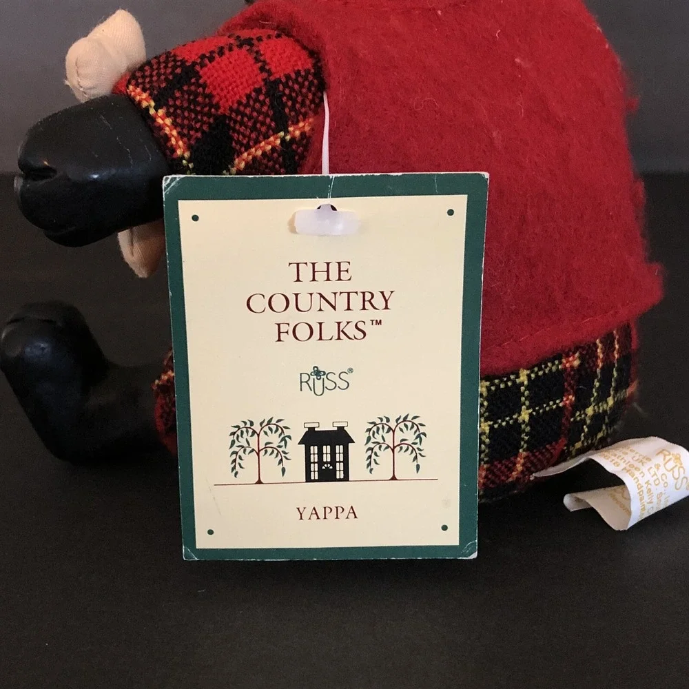 Russ Berrie The Country Folks YAPPA Plush Shelf Sitter Black Dog with Tags
